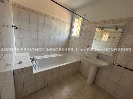 Location Maison 3 pièces 79m² VALREAS 84600 - Photo 3
