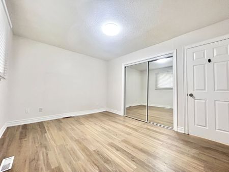 For Lease - 69 Maplegrove Avenue Unit# Main, Bradford West Gwillimbury, Ontario - Photo 2