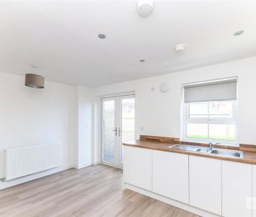 3 bedroom semi-detached house to rent - Photo 3