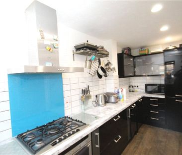 Kings Road, Egham, Surrey, TW20 9BN - Photo 3