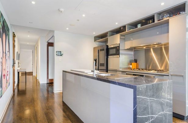 Luxurious lifestyle in a world class locale - Photo 1