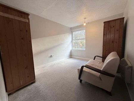 Tremona Road, SO16 - Photo 3