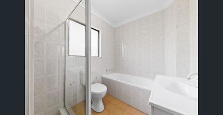 Air-Conditioned Two-Bedroom Unit with Ensuite, Gas Cook-Top and Single Garage! - Photo 3