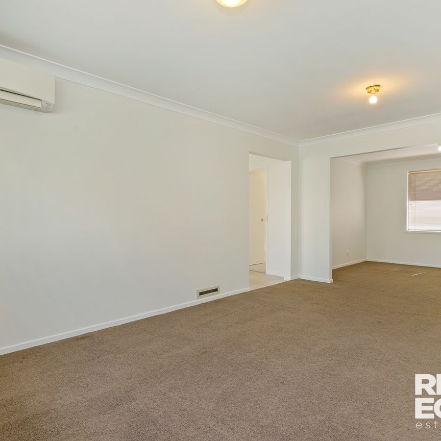 16 Wallcliffe Court, Wattle Grove NSW 2173 - House For Rent | Domain - Photo 1