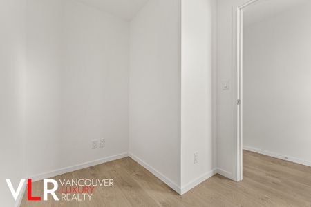 Condo in Richmond, BC - Photo 4