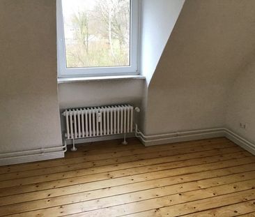 Kleine, renovierte 1,5-Zimmer-DG-Wohnung - Foto 4