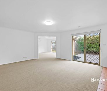Freshly Updated Family Home in a Prime Pakenham Location - Photo 4