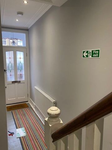 Room in a Shared House, London, SE8 - Photo 3