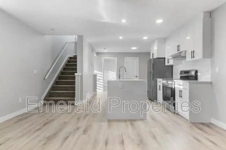 10441 132 St NW — Unit 1B - Photo 2