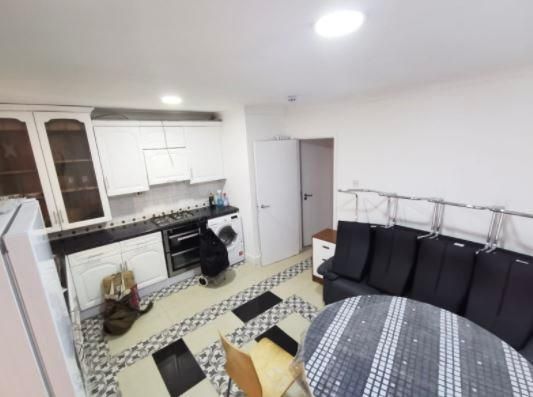 Tresham Crescent, NW8, London - Photo 1