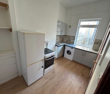 2 Bed Flat, Western Road, BN3 - Photo 1