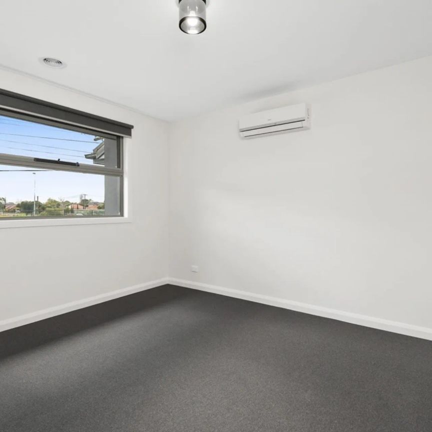 9B Devon Road, - Photo 1