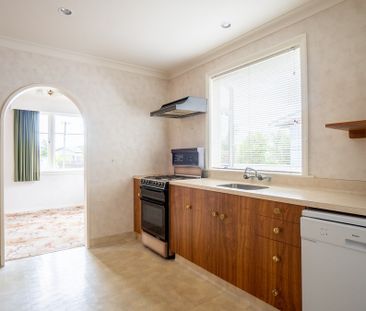 3-Bedroom Home on Leeds Street - Photo 5