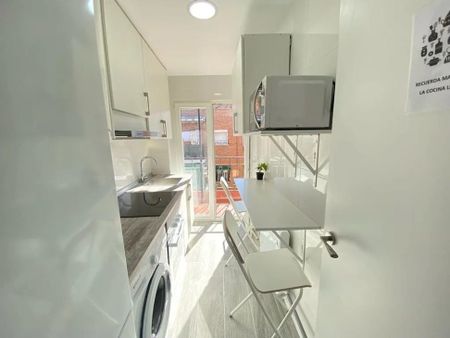 Calle de Encarnación Oviol, Madrid, Community of Madrid 28021 - Photo 4