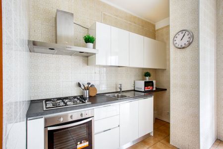 Spacious and bright single room in Via Ronchi - Photo 4