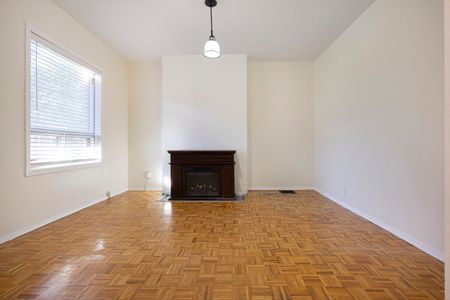 For Lease - 784 Adelaide Street Unit# Main, Toronto, Ontario - Photo 4