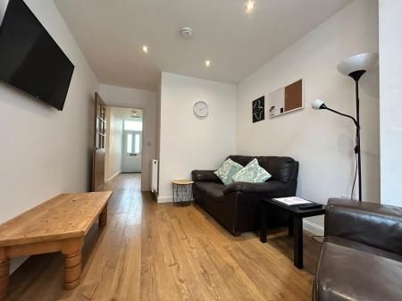 Quarn Gardens, Derby, DE1 - Photo 1