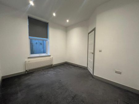 3 bedroom maisonette to rent - Photo 2