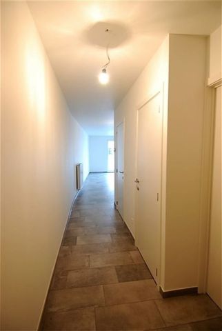 Prachtig appartement met 2 slaapkamers, gelegen in het centrum van Maaseik. - Foto 3