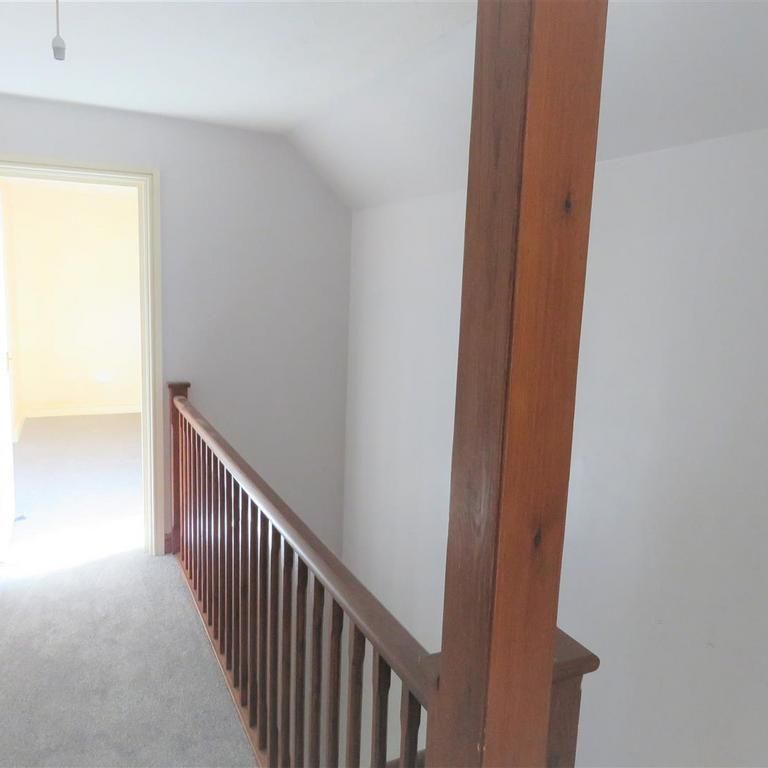 4 bedroom flat to rent - Photo 1