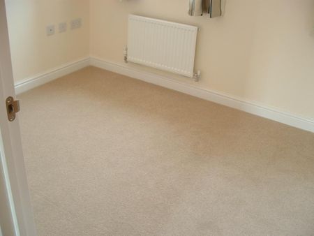 2 bedroom semi-detached house to rent - Photo 2