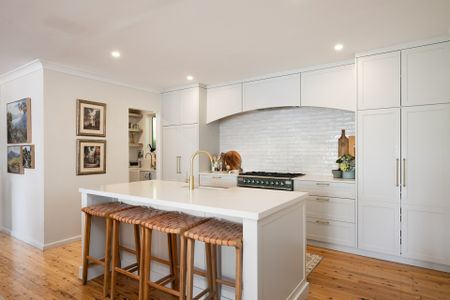 Fully furnished executive home with stunning Pittwater views - Photo 4