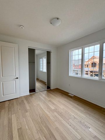 For Lease - 32 Foxley Heights, Barrie, Ontario - Photo 4