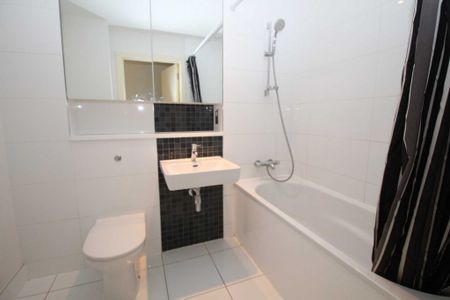 1 bed Flat for rent - Photo 5