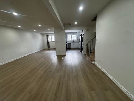 For Lease - 61 Shellamwood Trail Unit# Main, Toronto, Ontario - Photo 3