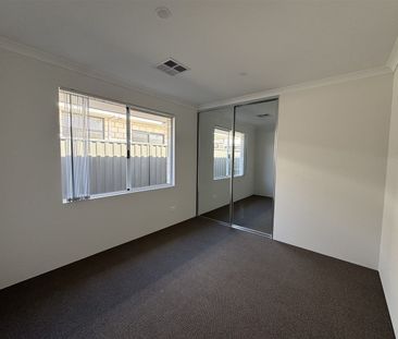 Brand-New 5x2 Family Home in Port Kennedy - Photo 5