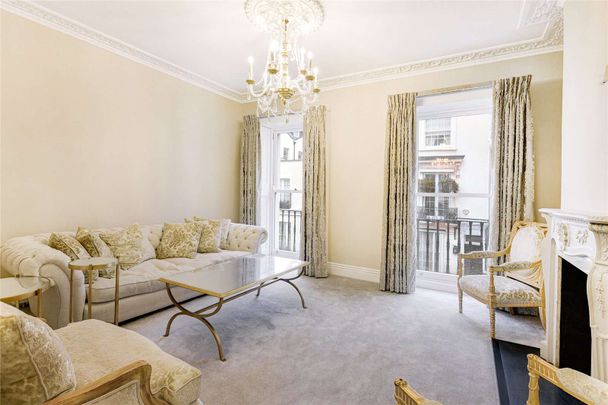 A stunning family home set on one of Belgravia's most desirable streets. - Photo 1
