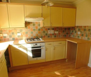 3 bedroom detached bungalow to rent - Photo 3