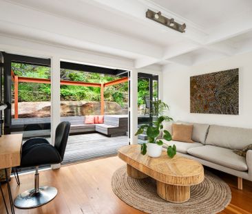 Modernist design innovation in a magical waterfront reserve setting - Photo 2