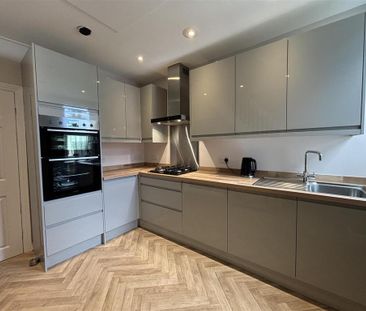 2 bedroom terraced house to rent - Photo 4