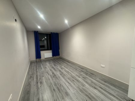 Quilters Way, Aylesbury, Stoke Mandeville - Photo 2