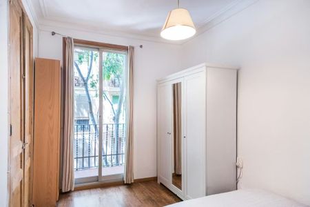 Carrer de Blasco de Garay, Barcelona, Catalonia 08004 - Photo 2