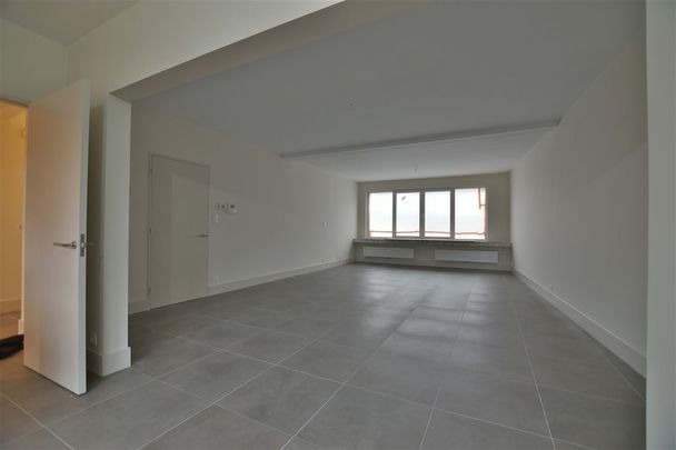 Totaal gerenoveerd GV appartement met tuin te Grembergen - Photo 1