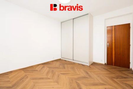 Pronájem prostorného bytu 4,5+1 s terasou, balkonem, garáží – Brno, Stránice, ul. Rezkova - Photo 4