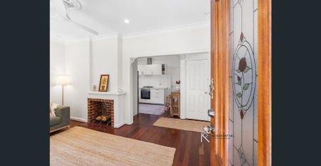 Charming Cottage with Outdoor Bath - Photo 4