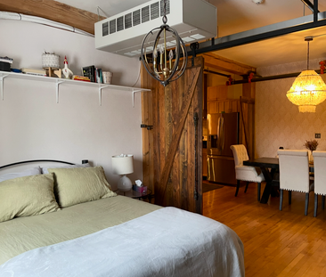 Stylish 1 Bedroom Loft In A Historic Downtown Building - Photo 1