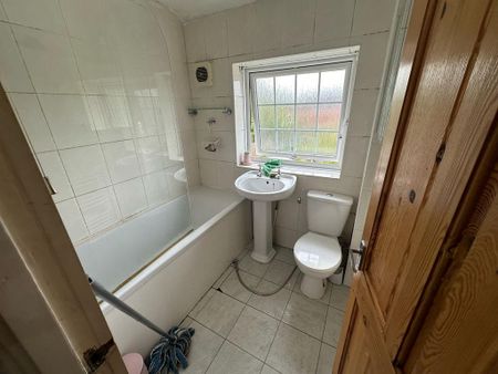 3 bedroom terraced house to rent - Photo 3