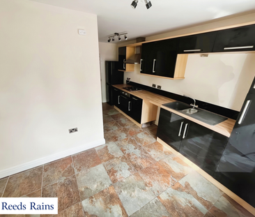3 bedroom terraced house to rent - Photo 6