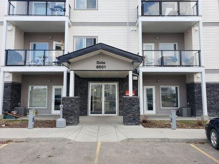 Hollick Kenyon Apartments - Photo 2