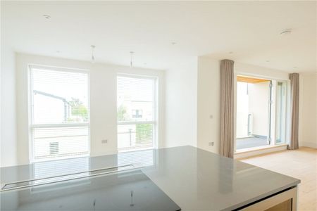 A wonderful first floor, contemporary two bedroom, two bathroom, apartment with in excess of 1100 of accommodation, situated on the upper Lansdown slopes just a mile north of Bath City Centre with south facing views from the balcony, and off-street parking space. - Photo 5