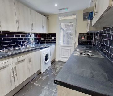 Regent Park Terrace, Hyde Park - Photo 1