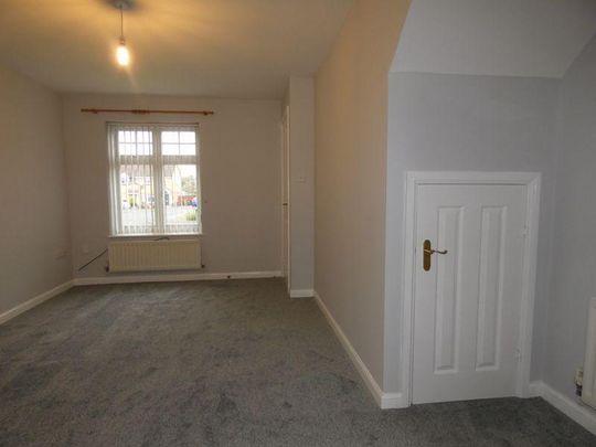 2 bedroom end of terrace house to rent - Photo 1
