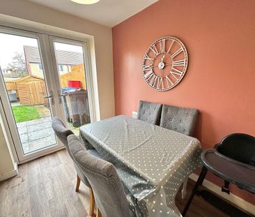 2 bedroom semi-detached house to rent - Photo 4