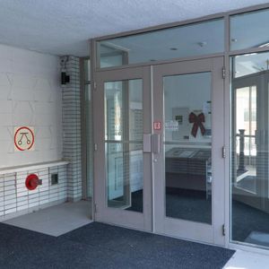 Superbe 3 ½ Avec Une Magnifique Vue – À Partir De 1 700 $ - 4488 STE-CATHERINE, Montréal - Photo 3