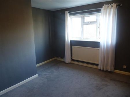 Wakehams Green Drive, CRAWLEY - Photo 3