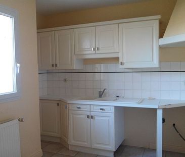 Location Maison 6 pièces 114m² ST YRIEIX SUR CHARENTE 16710 - Photo 2